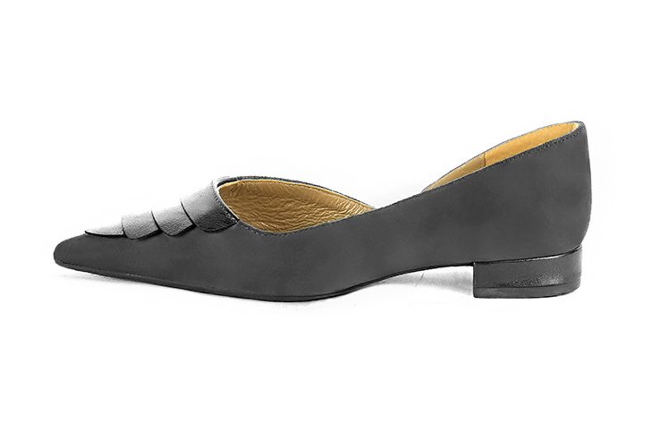 Dark grey and antique silver elegant pumps with an open arch. Pointed toe. Flat flare heels. - Florence KOOIJMAN